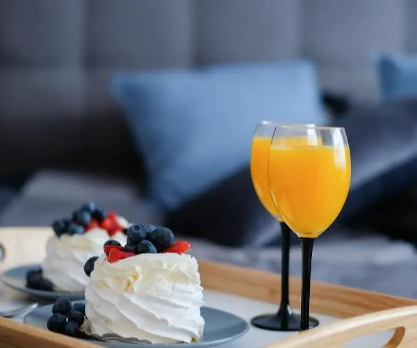 Ohtu Poik 2 City Center Basement Apartment Parnu