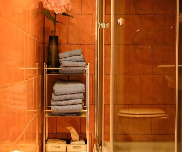 Ohtu Poik 2 City Center Basement Apartment Parnu