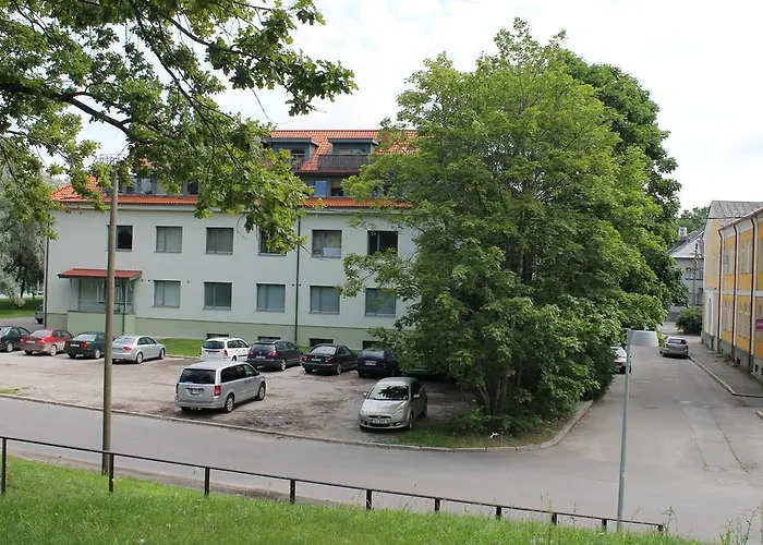 Ohtu Poik 2 City Center Basement Apartment Apartment *